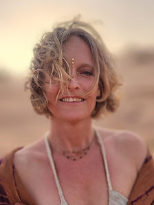 FEMME DESERT.jpg