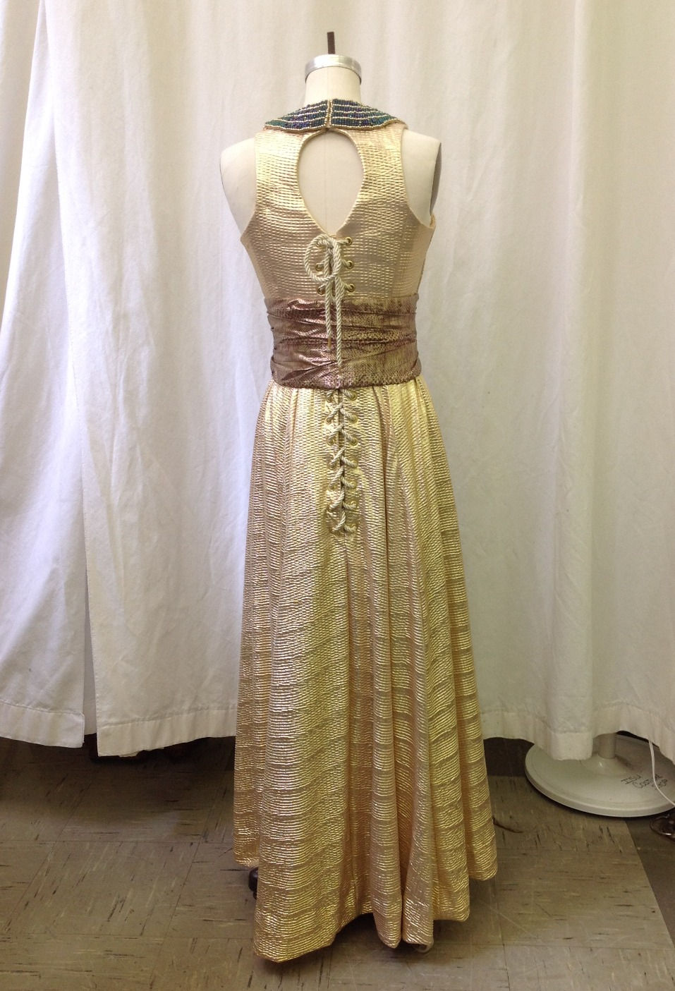 Cleopatra look two, back