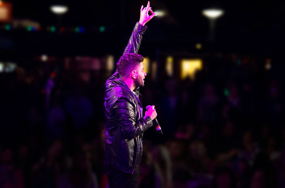 Drey-C live on stage crowd pic