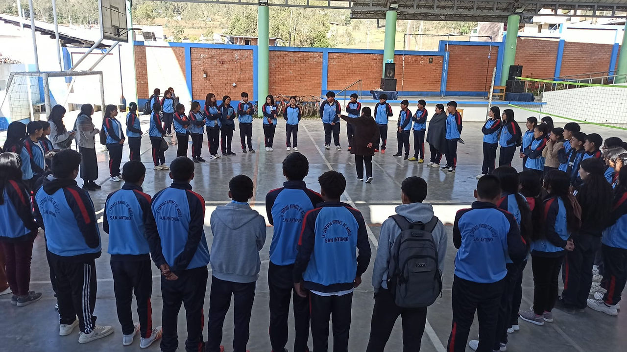 Actividades con los jóvenes en los colegios