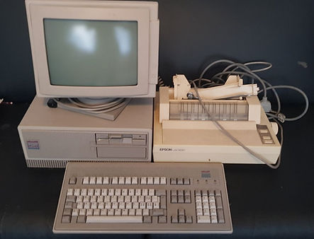 computer-vintage-olivetti-m240-completo-di-stampante.jpeg