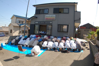 イスラム・地域住民・インターナショナル・スクールの親善交流企画運営の一翼を担う