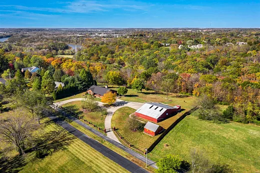 equestrian prpoerty Saint Charles county