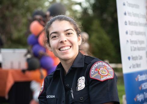 Event portrait of police officer in Medford Oregon by Abram Katz
