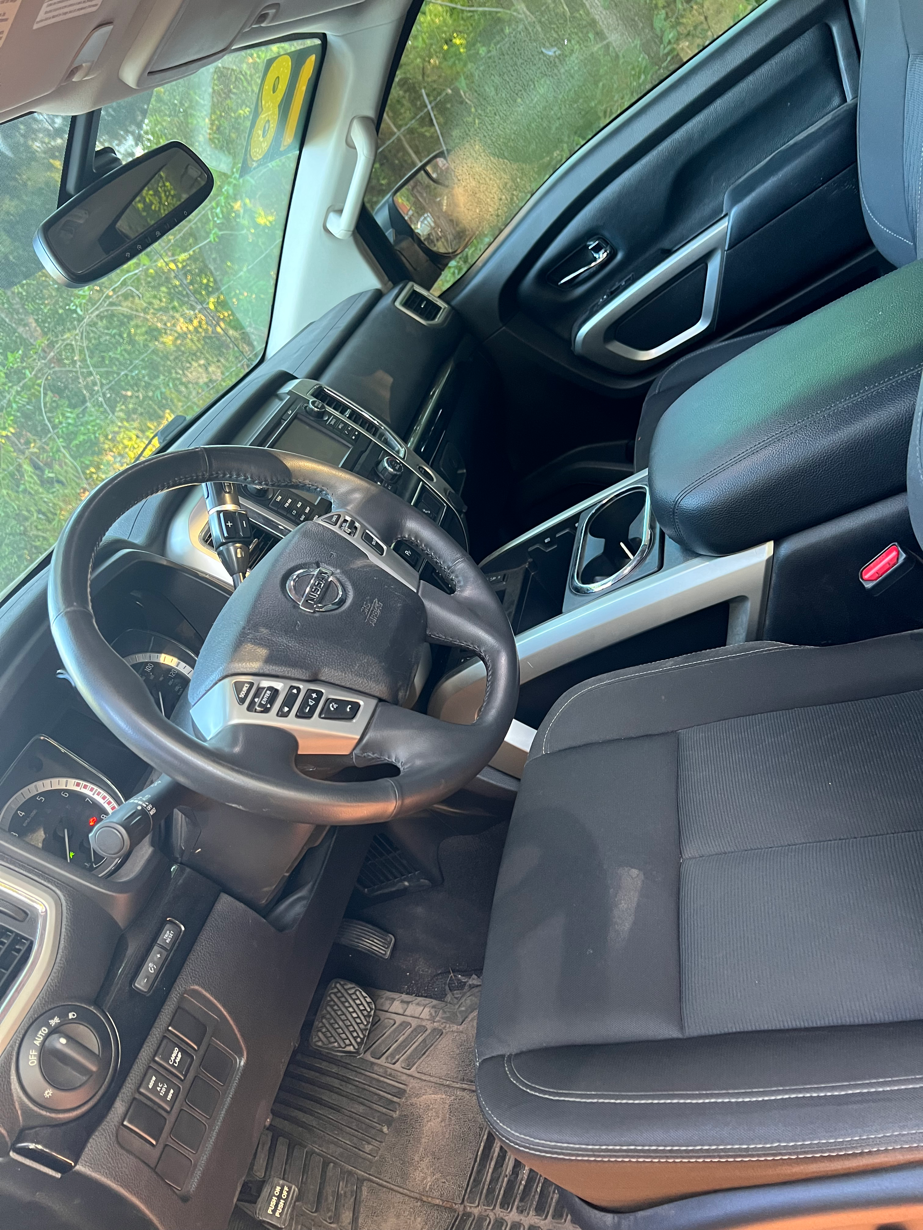 2018 Nissan Titan SV - Photo 11