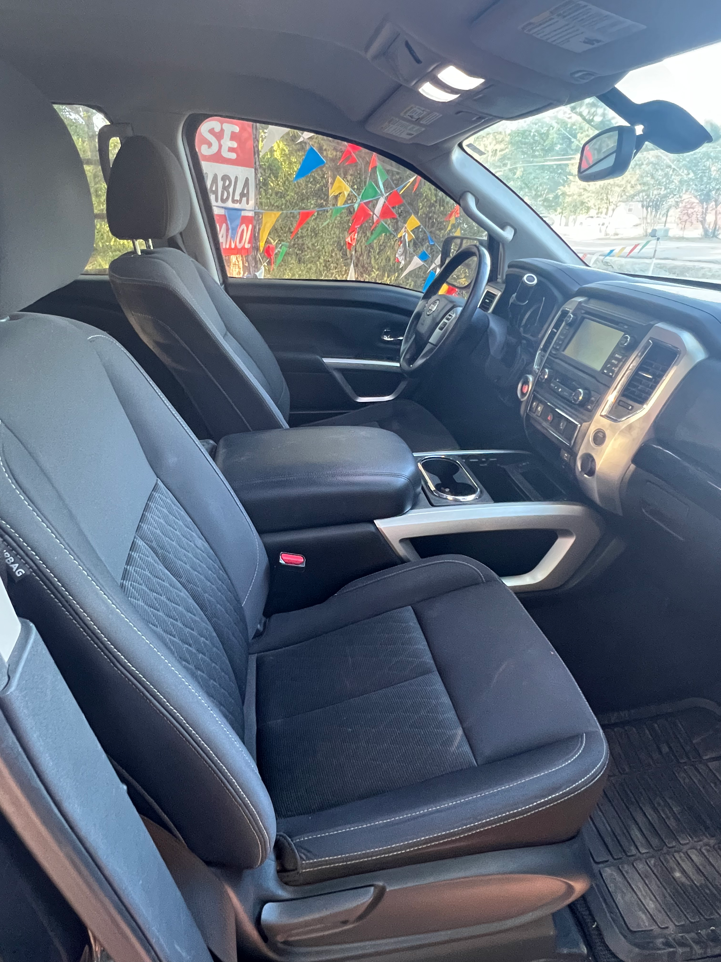 2018 Nissan Titan SV - Photo 12