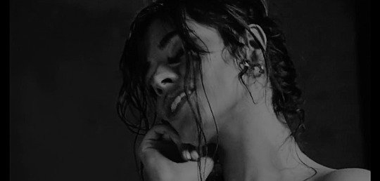tumblr_p5aiicDcRW1uszjn8o2_540.gif