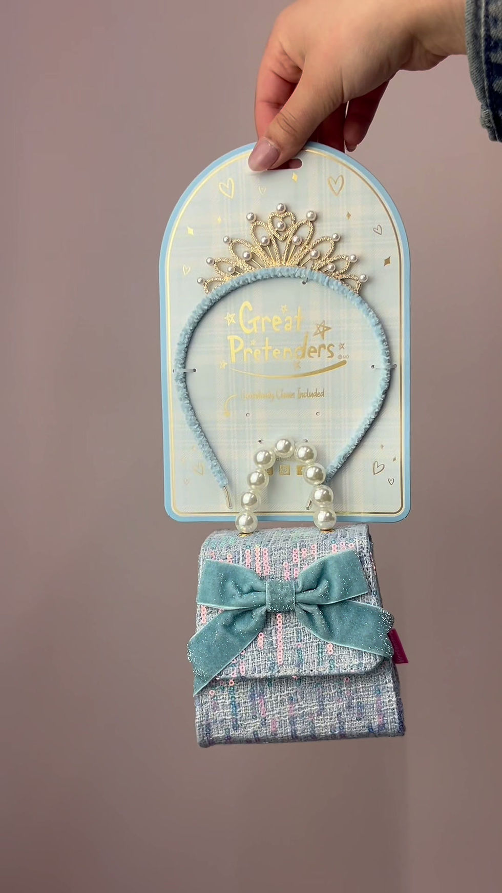 Video illustrating the features of the Mademoiselle Mini Purse and Headband Pink