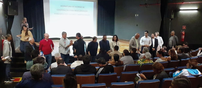 Governo Federal e Prefeitura de Santos assinam acordo que promete regularização fundiária do Dique da Vila Gilda