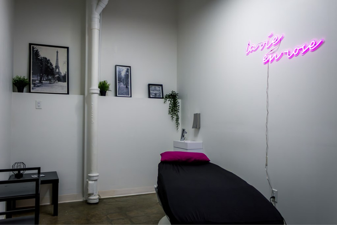 Flexible salon suite rental at The House of Snob in Edmonton