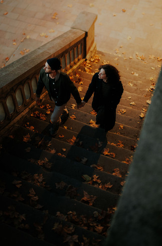 Photographe couple Toulouse – moment authentique en ville