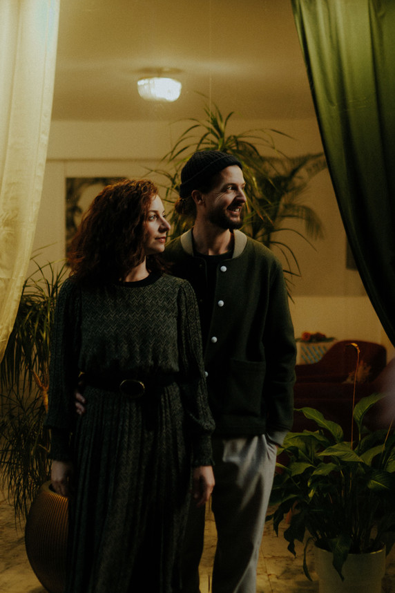 Couple profitant d’une promenade romantique à Toulouse