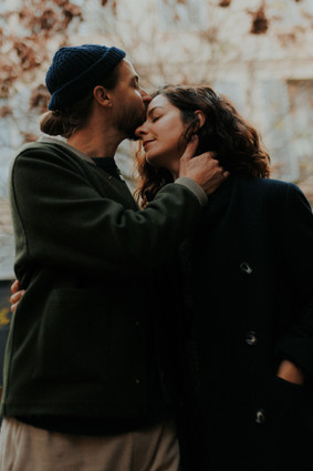 Séance photo couple artistique et naturelle à Toulouse