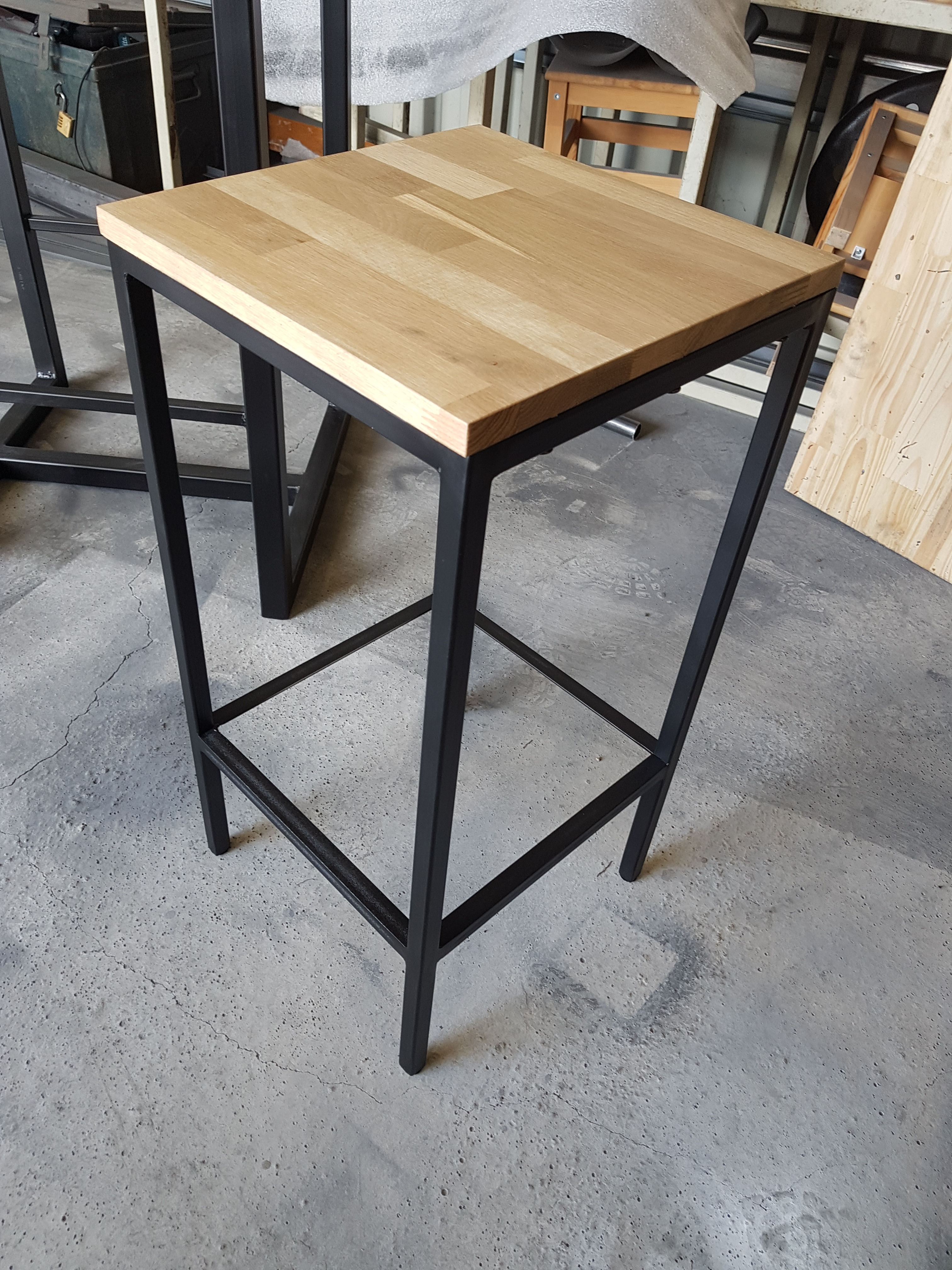 Tabouret chêne lamellé collé 