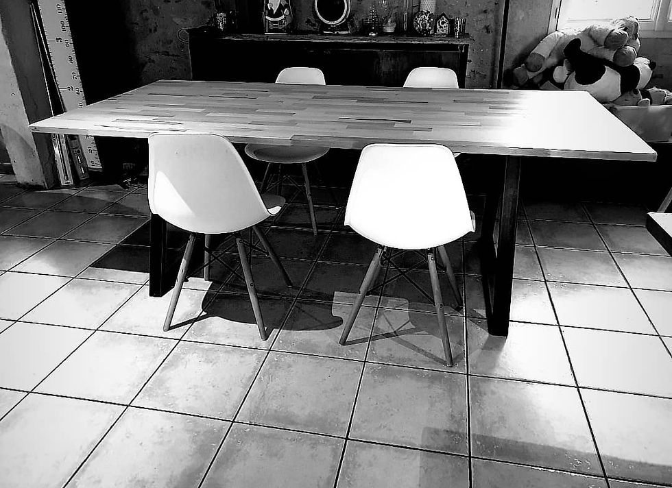 Miniature : Table à manger trapézoïdale hêtre lamellé collé 