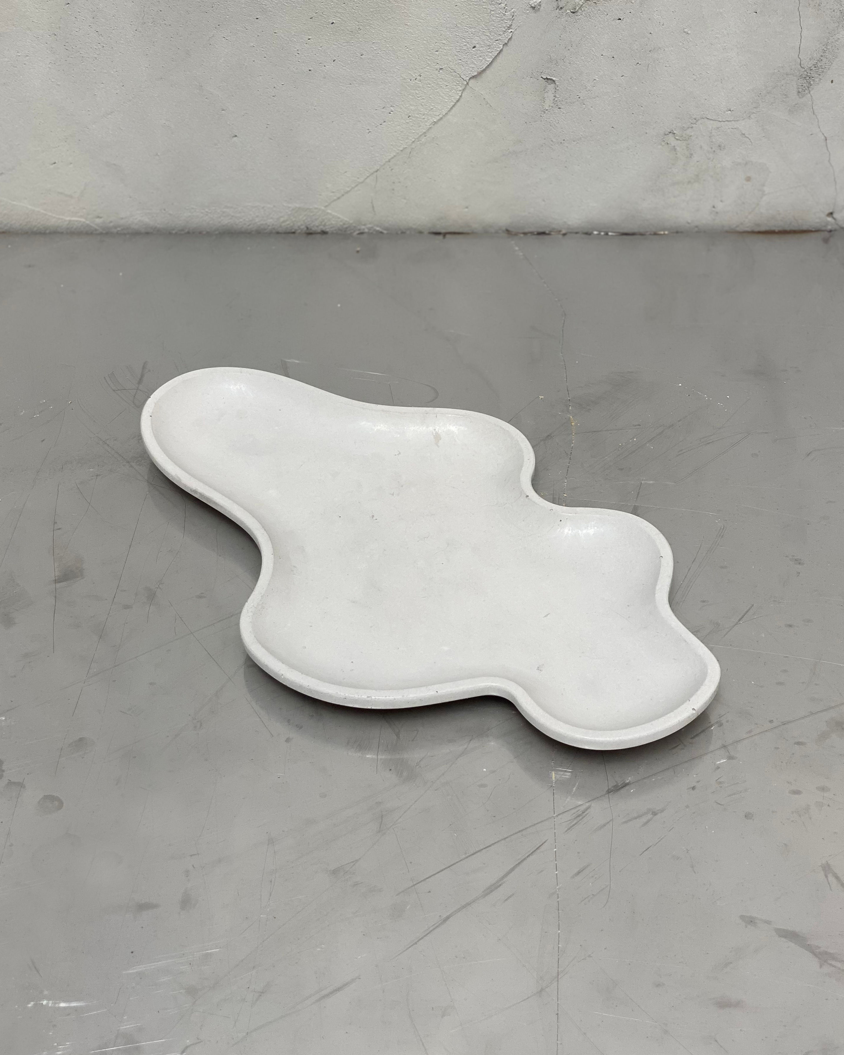 מגש מעוצב מבטון