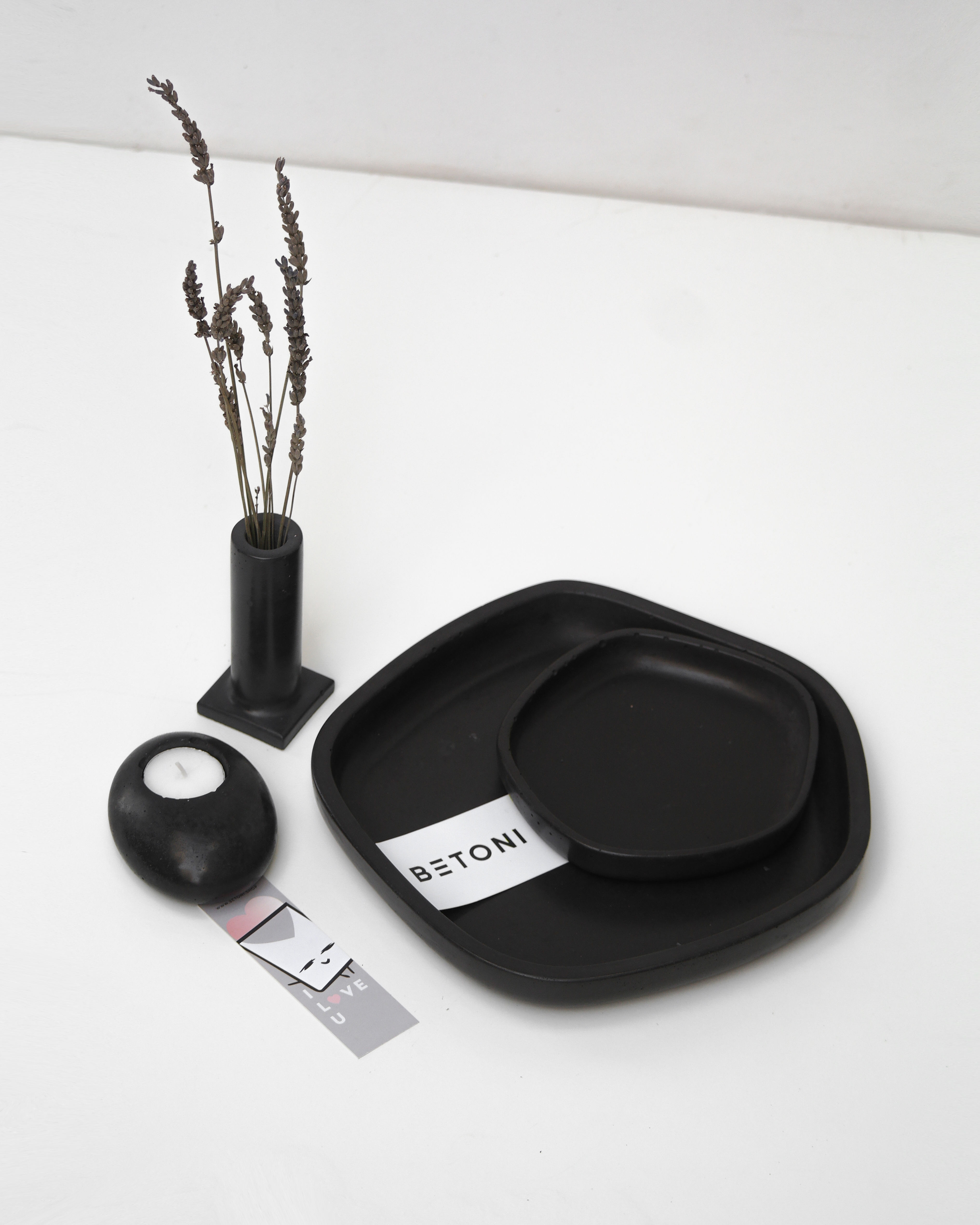 סט אלגנטי שחור בטון