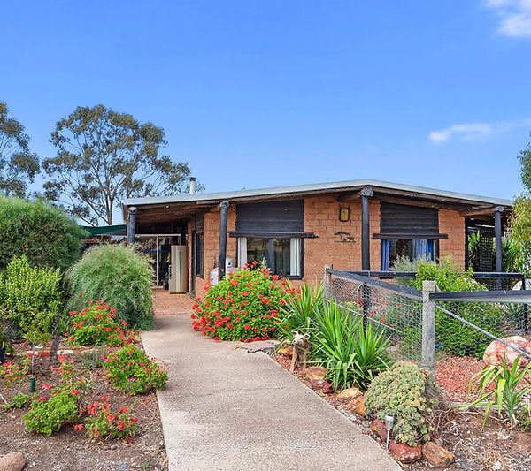 521%20Aldridges%20Road.%20House%20front.