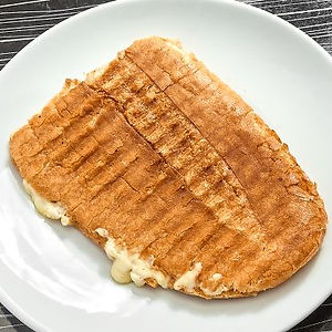 Kaşarlı Tost Yarım Ekmek