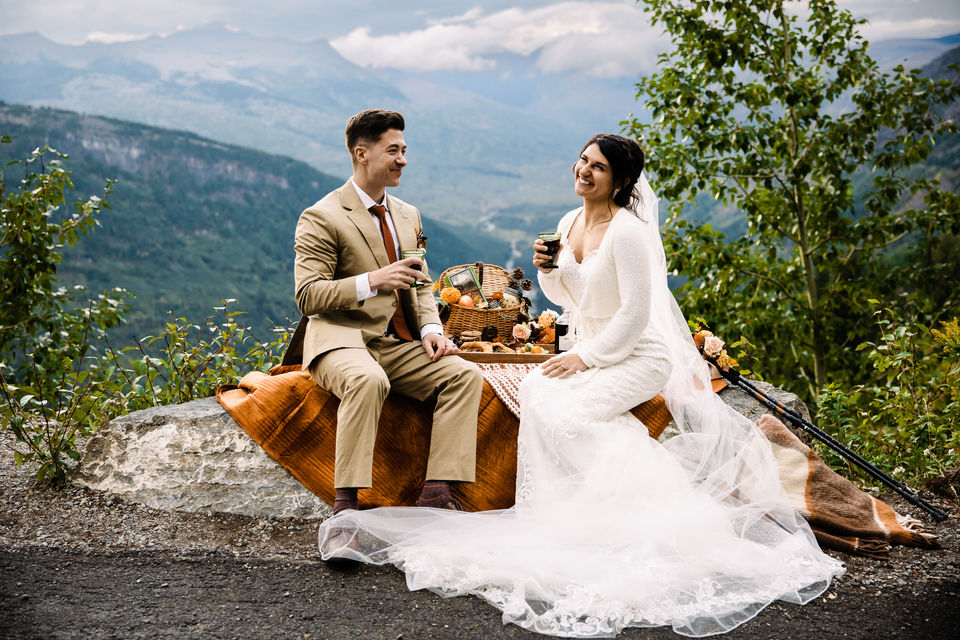 Lovelight_Photography_Glacier_Park_Montana_Wedding_Elopement_Photographer-1.jpg