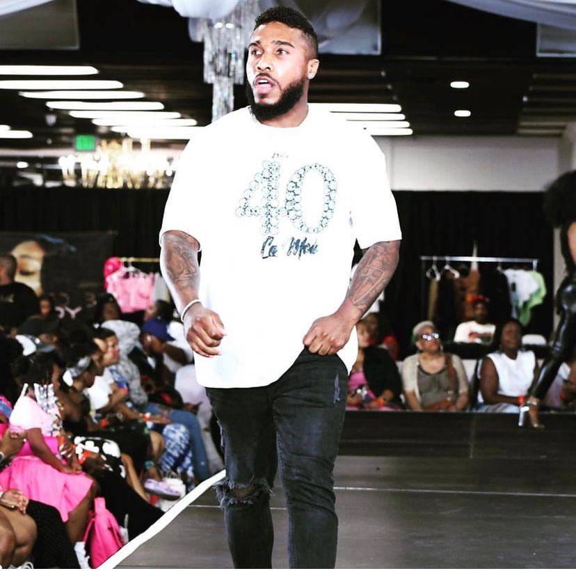 Thumbnail: Signature 40 la mode “White Tee”