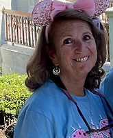 Ellen Disney Pic.jpg