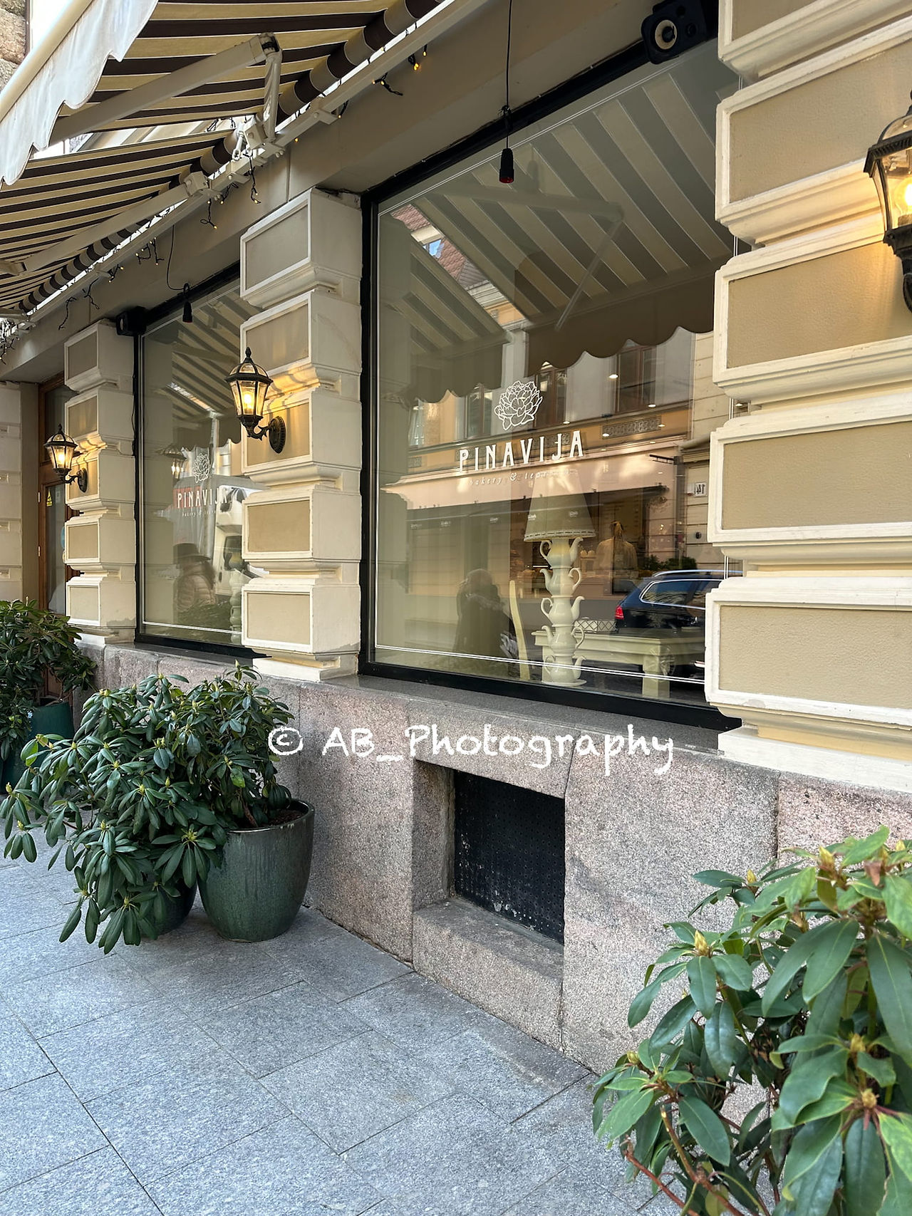 Pinavija Café & Bakery