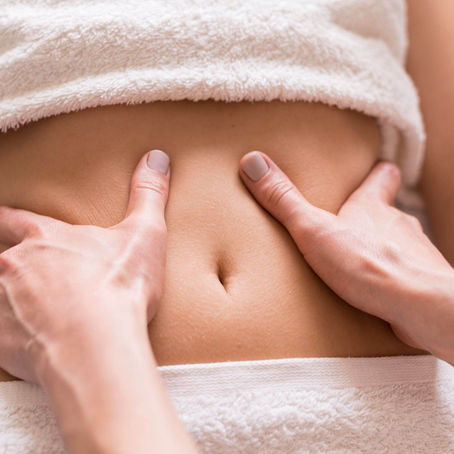 Pourquoi manger sain ne suffit pas pour un ventre plat – Solutions naturelles