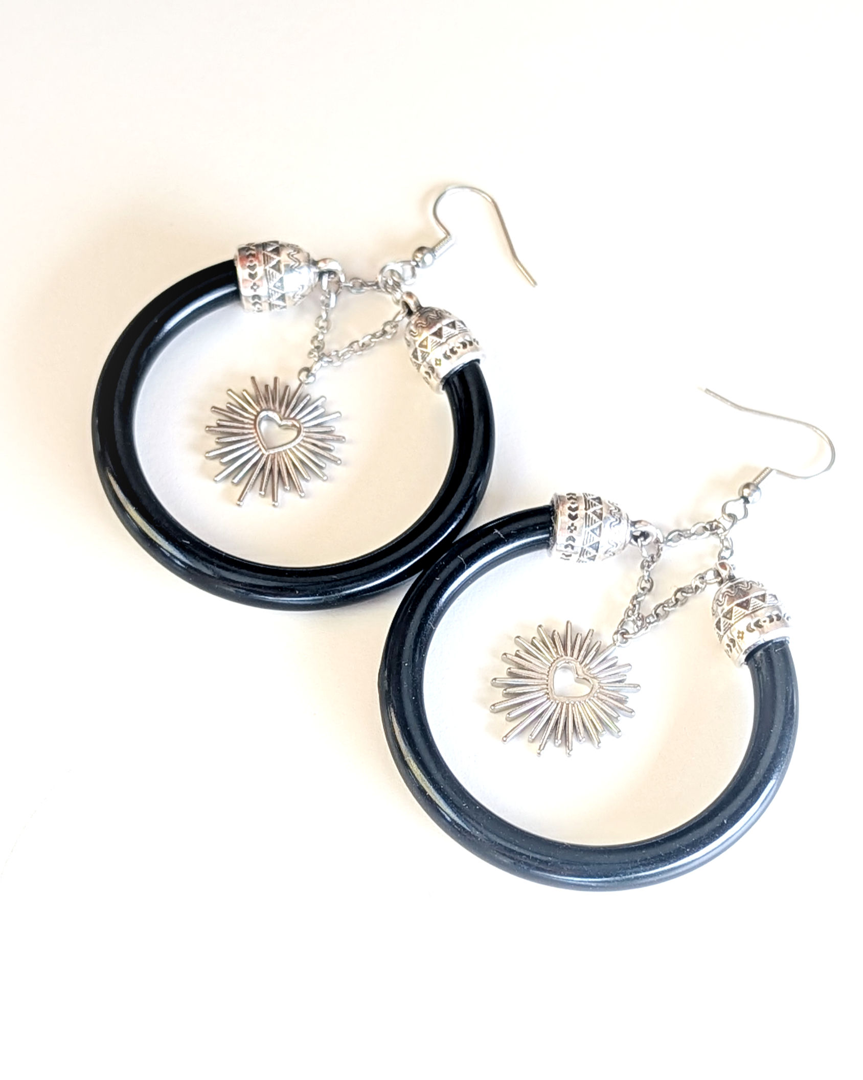 Boucles d'oreilles Créoles Spiritual Woman Coeur Solaire noir