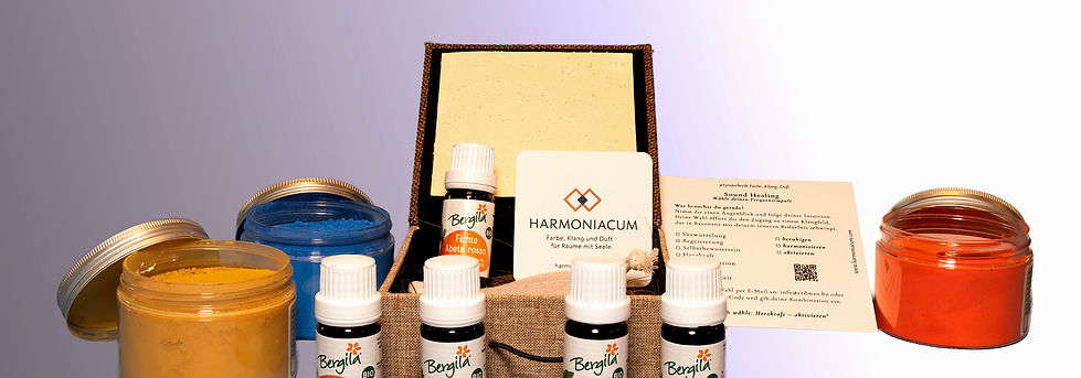 Hero: Harmoniacum™ Ritual-Box mit Fläschchen im Wohnraum