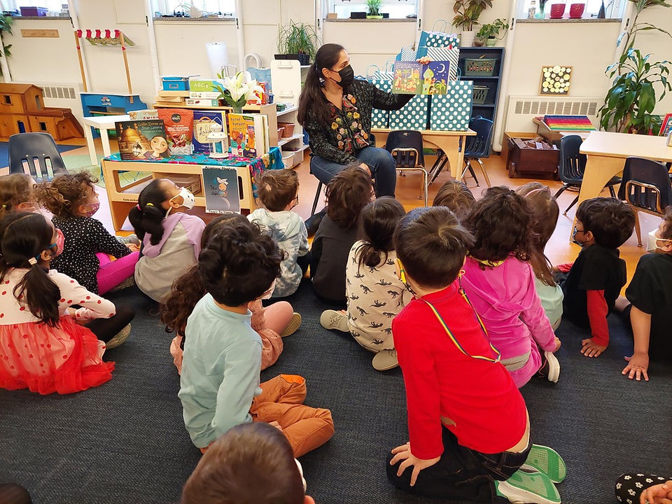 children listening to a story about Ramadan