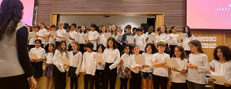 kids singing together