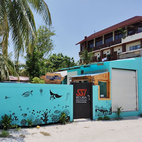 Dhiffushi-DC-outside_edited.jpg