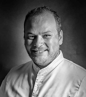 VETZUUR-Roel-Oostrum-01_edited_edited.jp