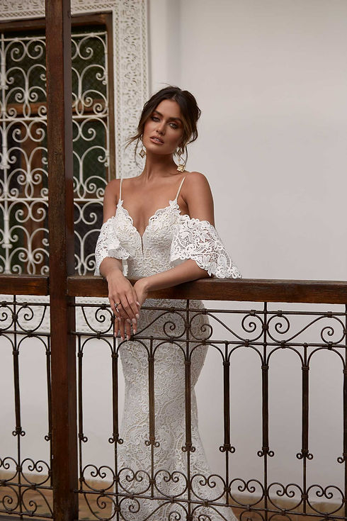 ARWEN-ML17488-FULL-LACE-FITTED-GOWN-WITH-SPAGHETTI-STRAPS-AND-DETACHABLE-OFF-SHOULDER-FLUT