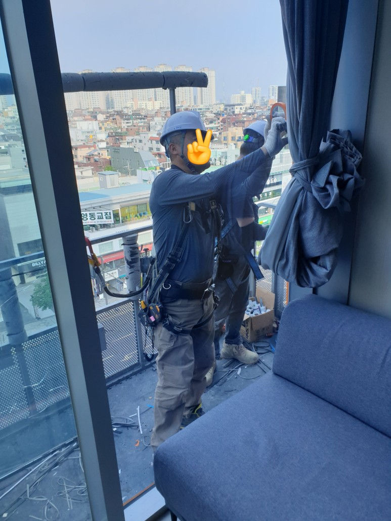 강남 고층빌딩 유리교체공사 파손유리/실리콘공사