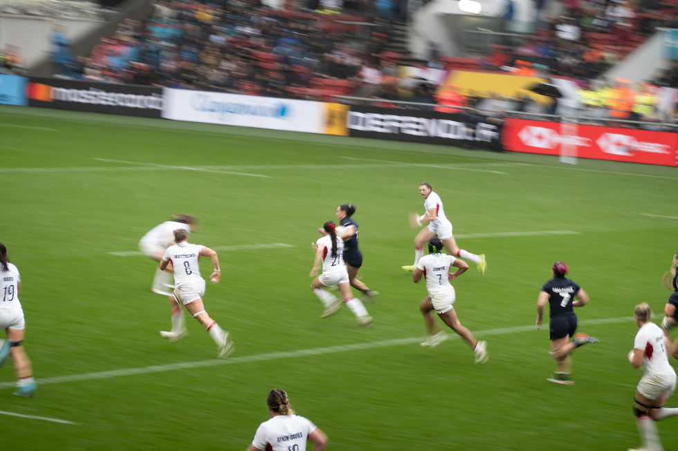 Scotland make an epic line break in the last few minutes of the quarter final against the Red Roses to eventually score a try - Women's Rugby World Cup 2025