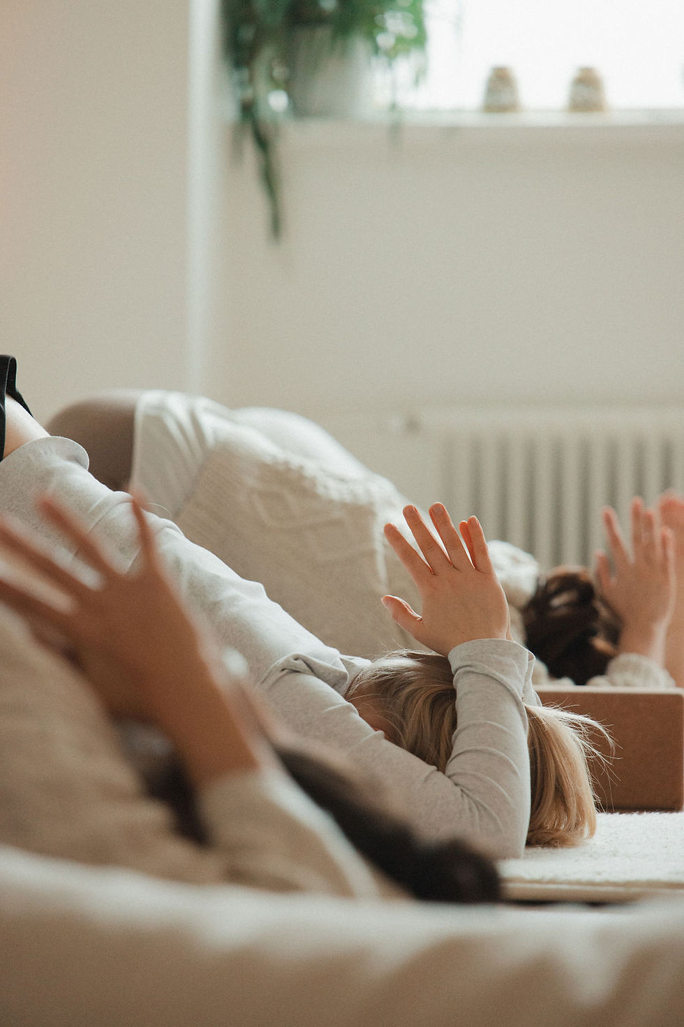 Yin-joogaa Finnbritin kanssa