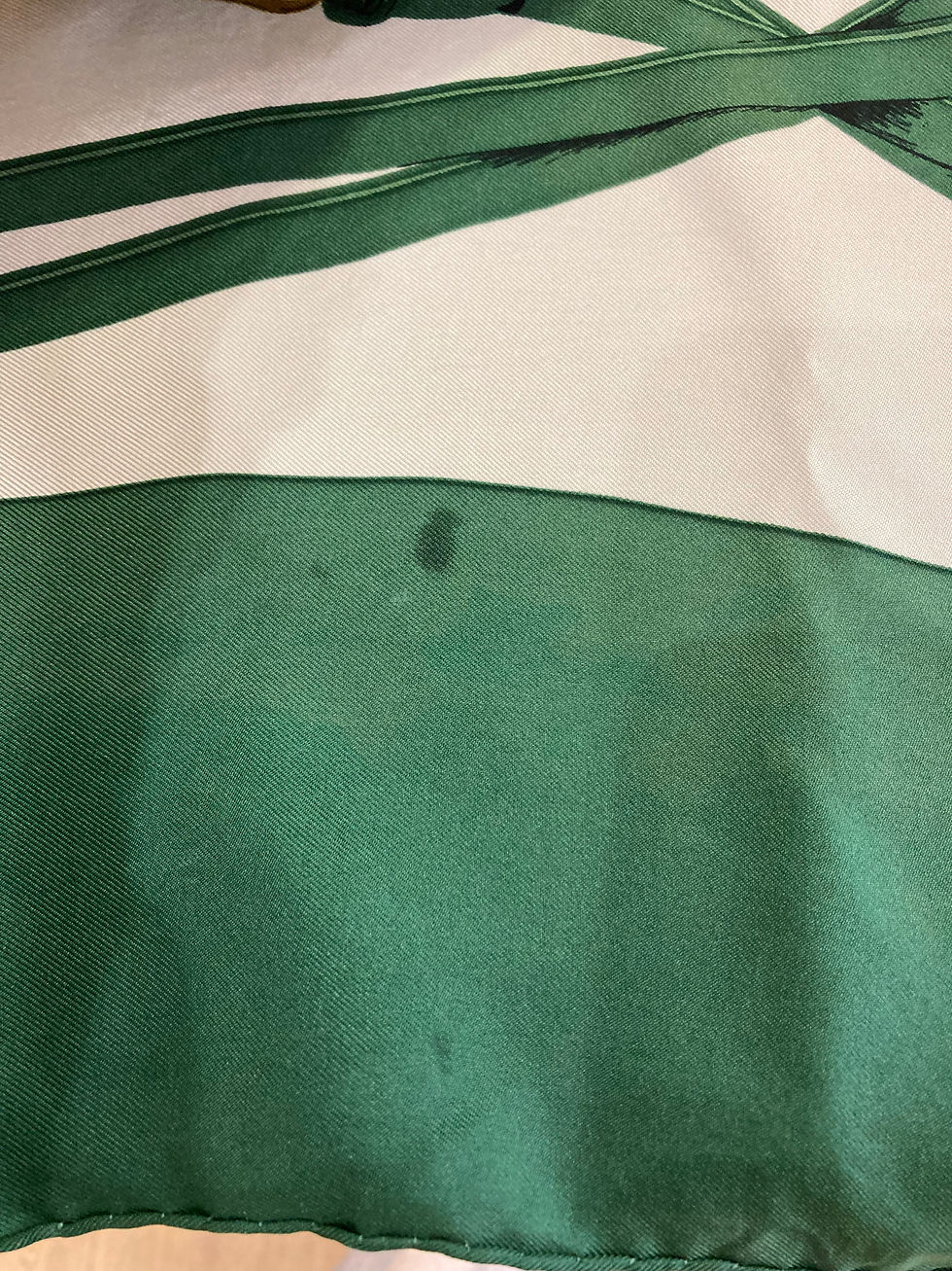 Thumbnail: Foulard Hermès Brides de Gala