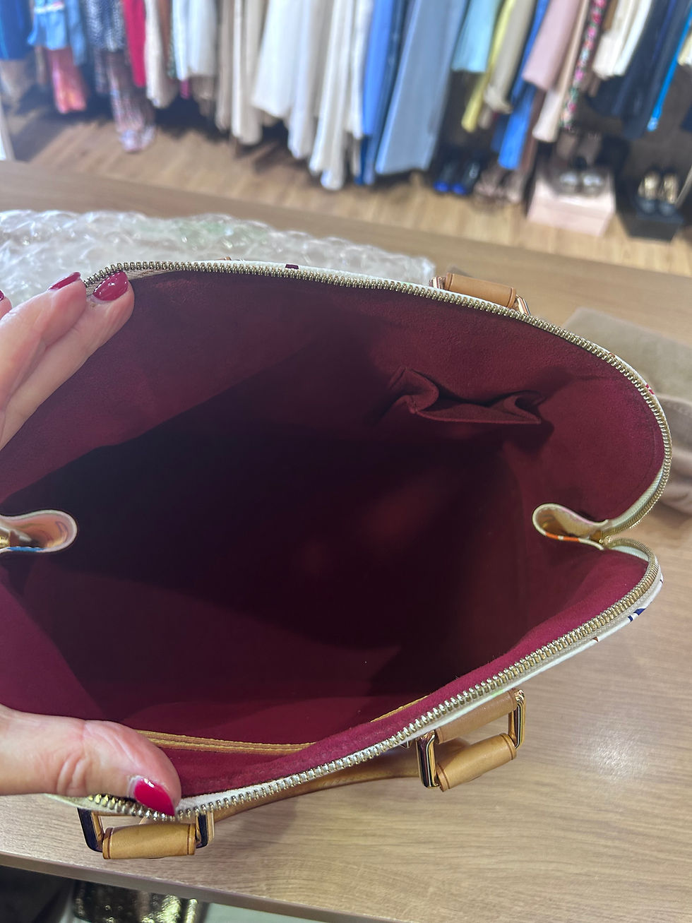 Thumbnail: Sac Vuitton 