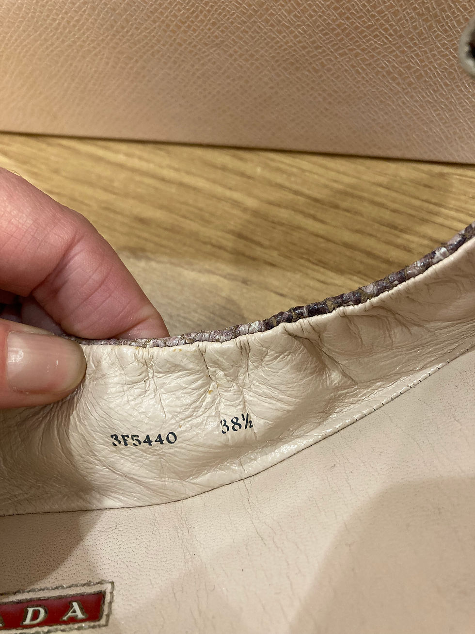 縮圖：Ballerines Prada