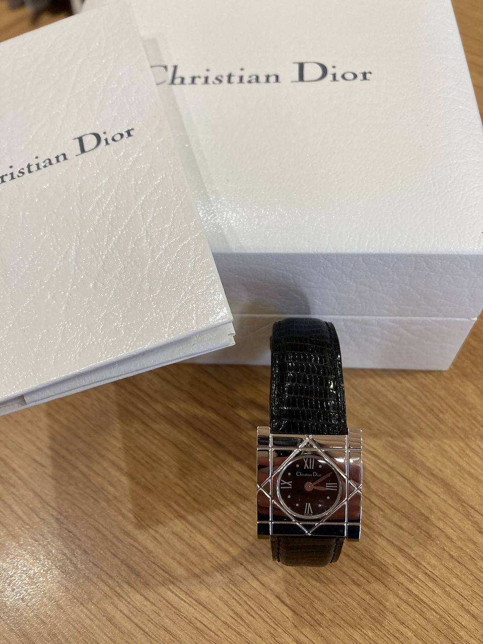 Thumbnail: Montre Dior modèle Cool carré 