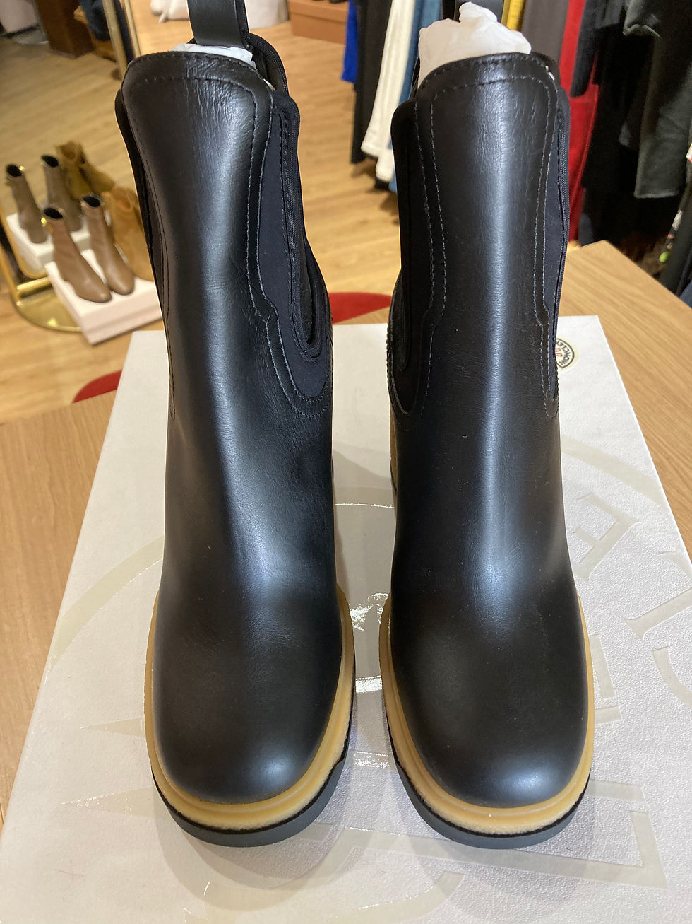 縮圖：Bottines Moncler T37,5
