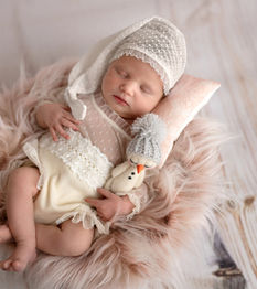 Newborn focení. Novorozenecké focení. Focení miminek. Newborn focení. Frýdek-Místek. Ostrava. Havířov, Kopřivnice, Nový Jičín, Příbor.