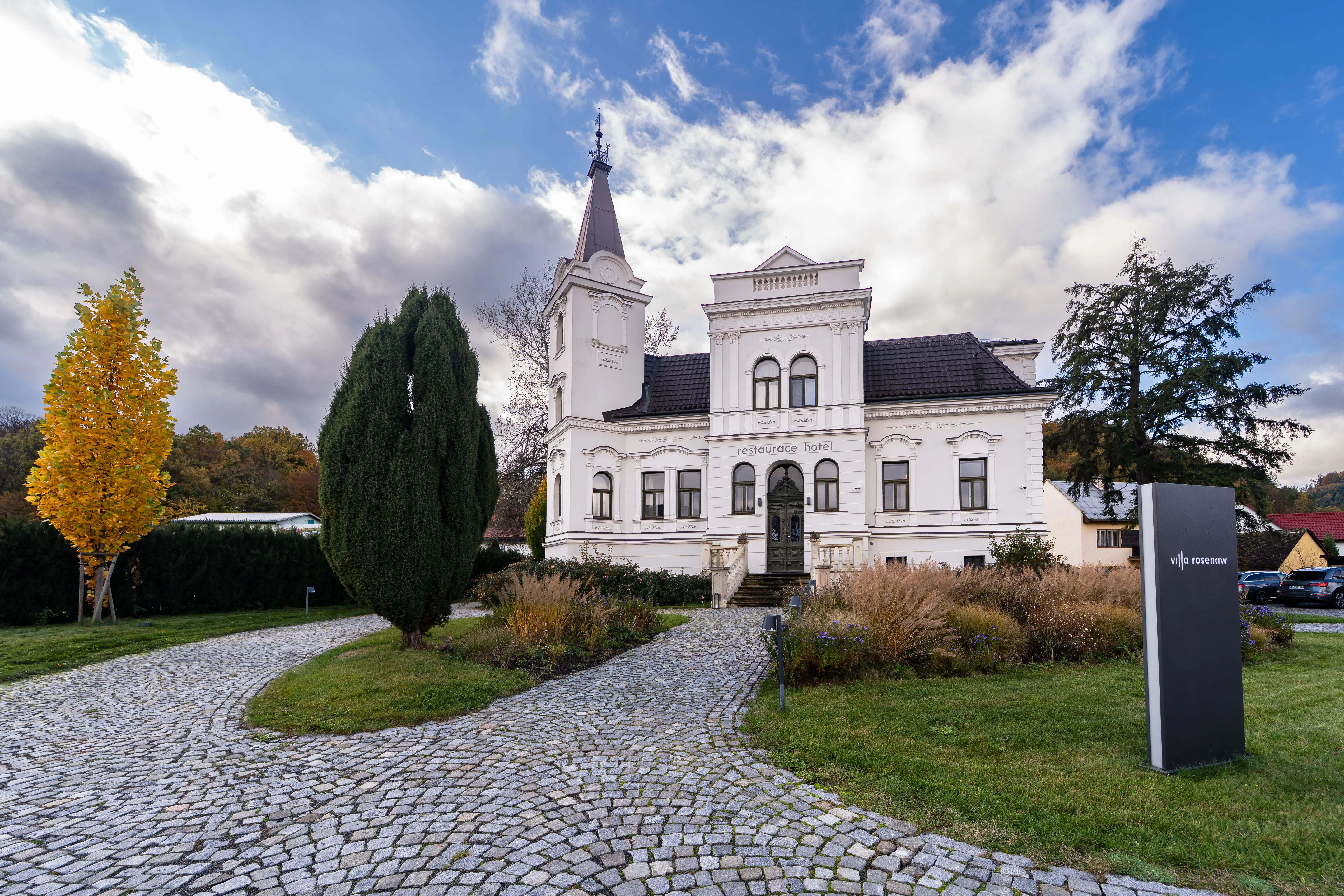 Villa Regenhart, Rožnov, svatební fotograf