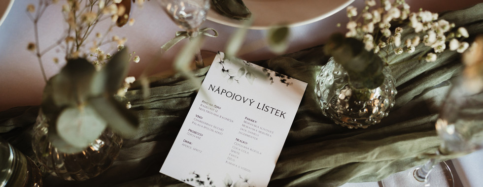 Svatba v přírodě s výhledem na hory, Petřvald, Vrtule. Svatební fotograf, svatební fotografka, Ostrava, Moravskoslezský kraj, Frýdek, svatební šaty, svatební prstýnky, svatební dort, svatební kytice