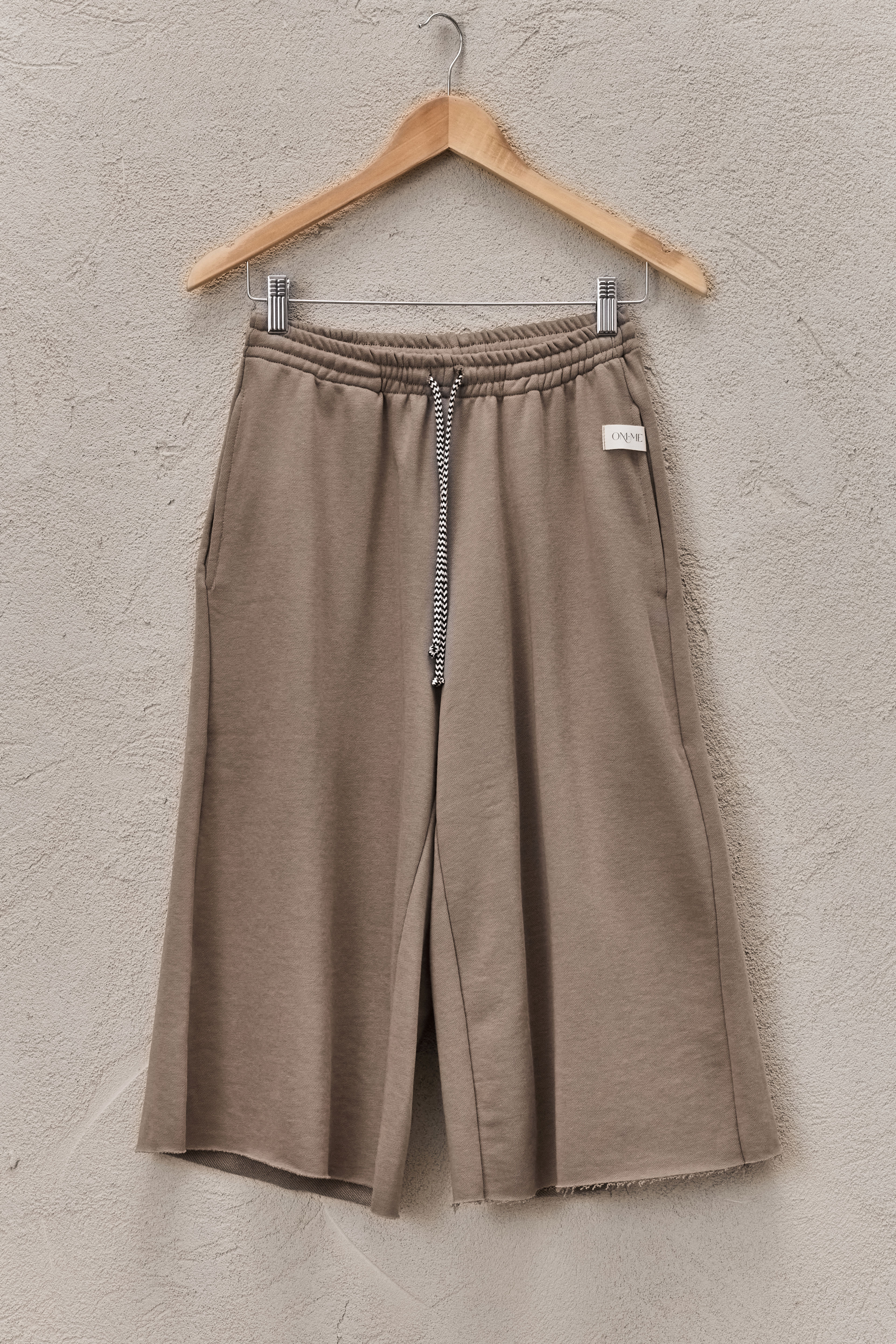 מכנסי ברמודה מוקה Nyx