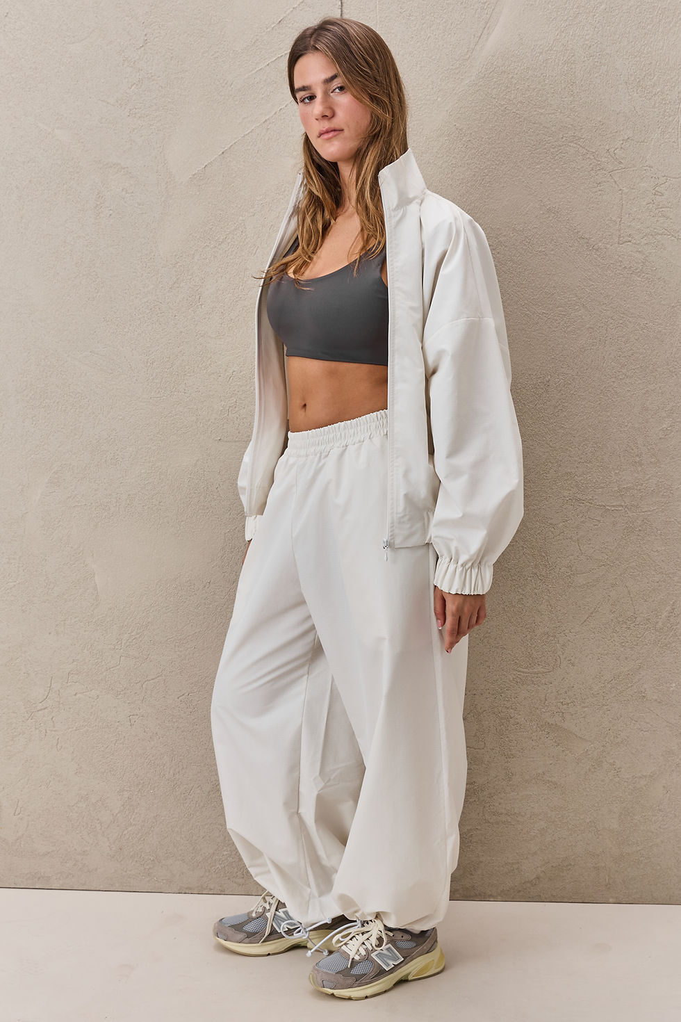 תמונה ממוזערת: בומבר ניילון לבן Hibi