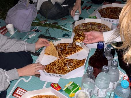 Drone show en picknick bij de Han-rivier 🍕❤️