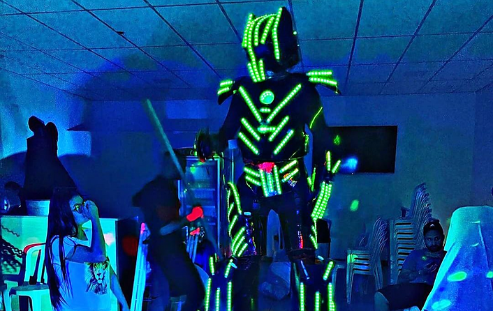 robo de led nitro zeus - cybertron cosplay_edited.png
